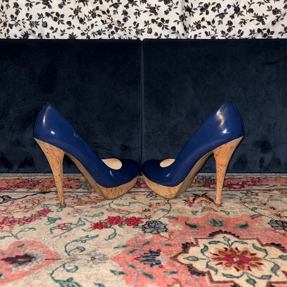 Guess Navy Heels with Cork Accents - Picture 5 of 6